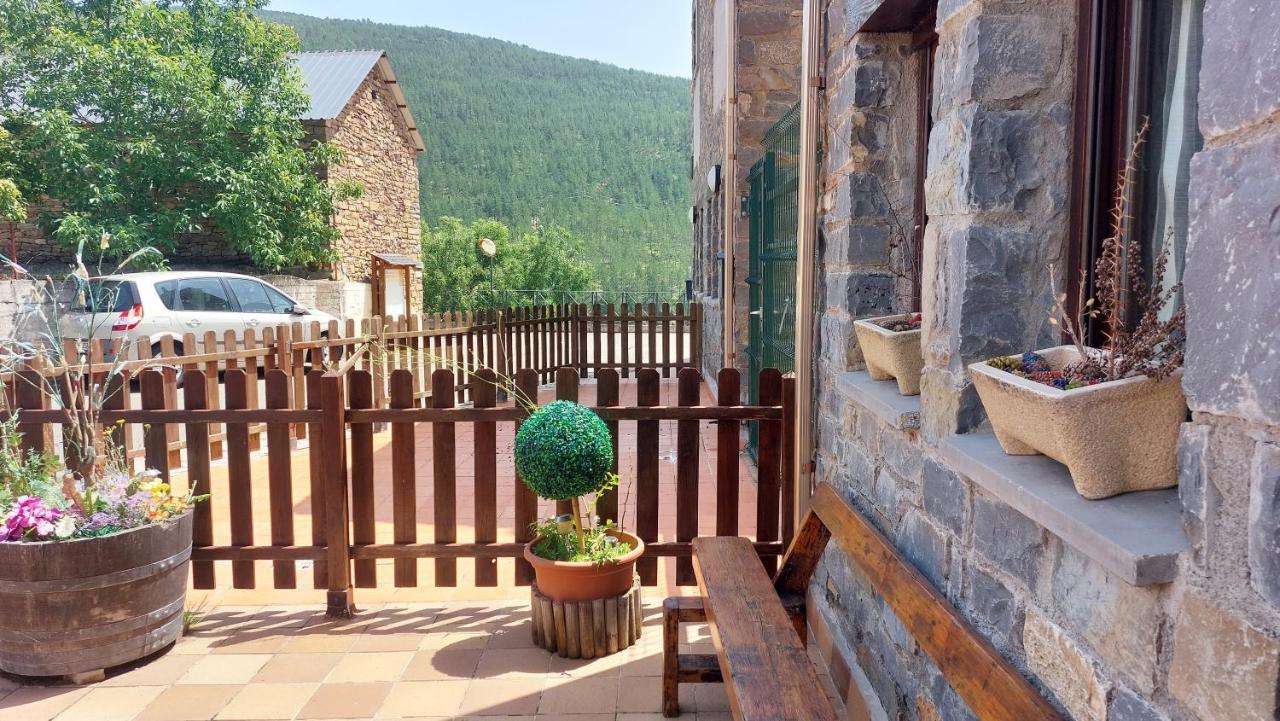 Apartamentos Castiello De Jaca 3000 Exteriér fotografie